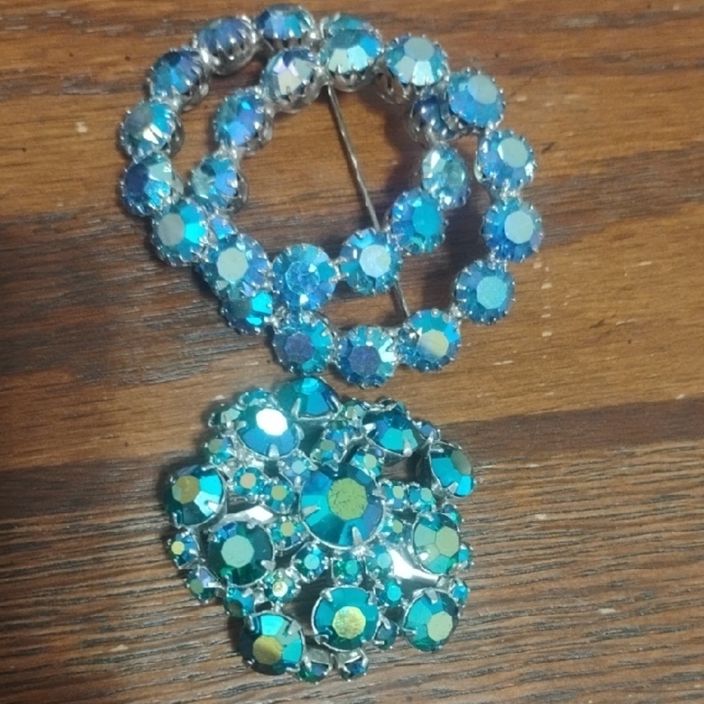 Elegant Blue Crystal Brooch and Bracelet Set